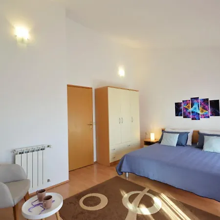 Apartamento Laura - Mdn106 *